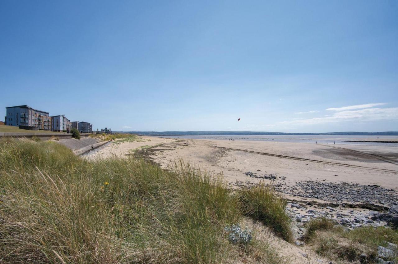 Beach View - 2 Bedroom Apartment - Llanelli Esterno foto