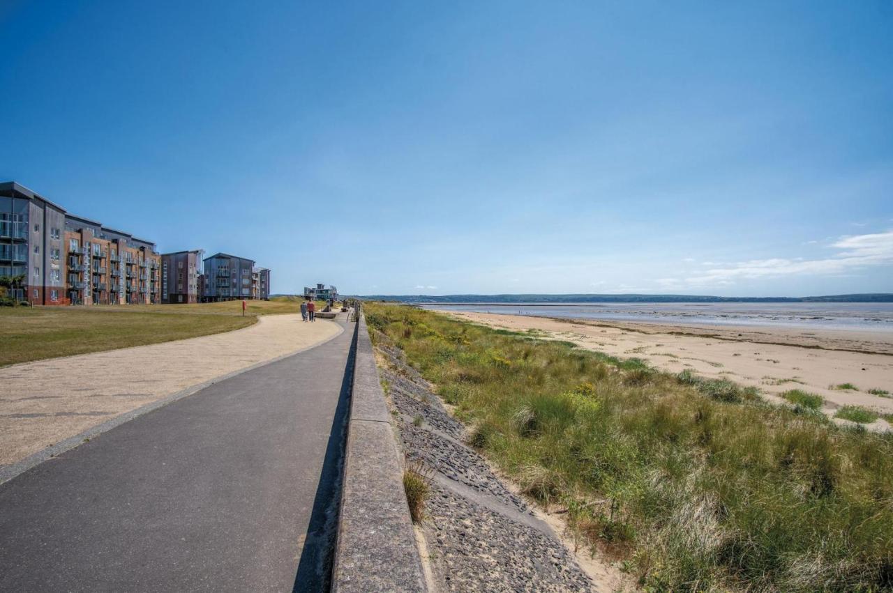 Beach View - 2 Bedroom Apartment - Llanelli Esterno foto