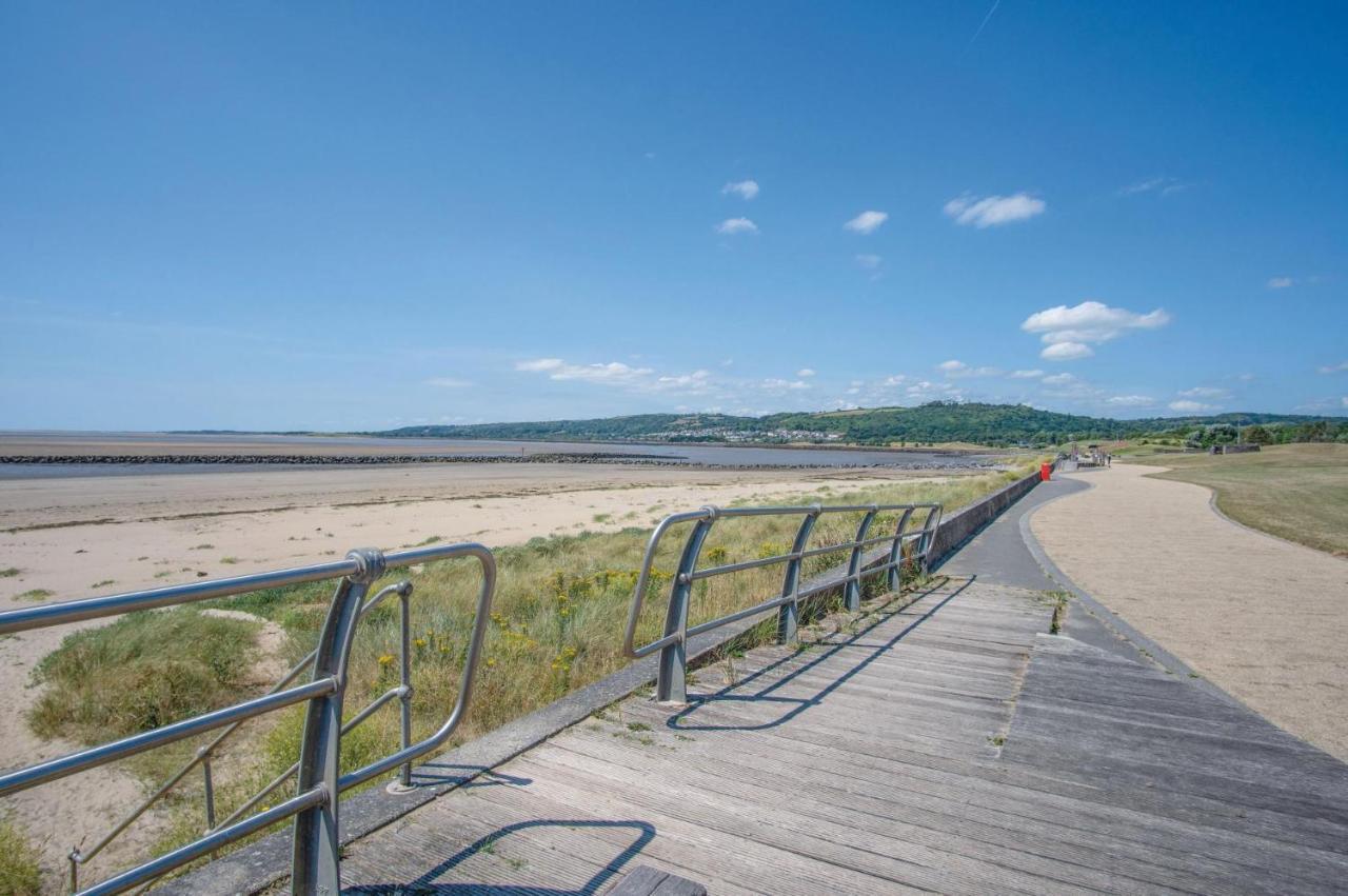 Beach View - 2 Bedroom Apartment - Llanelli Esterno foto