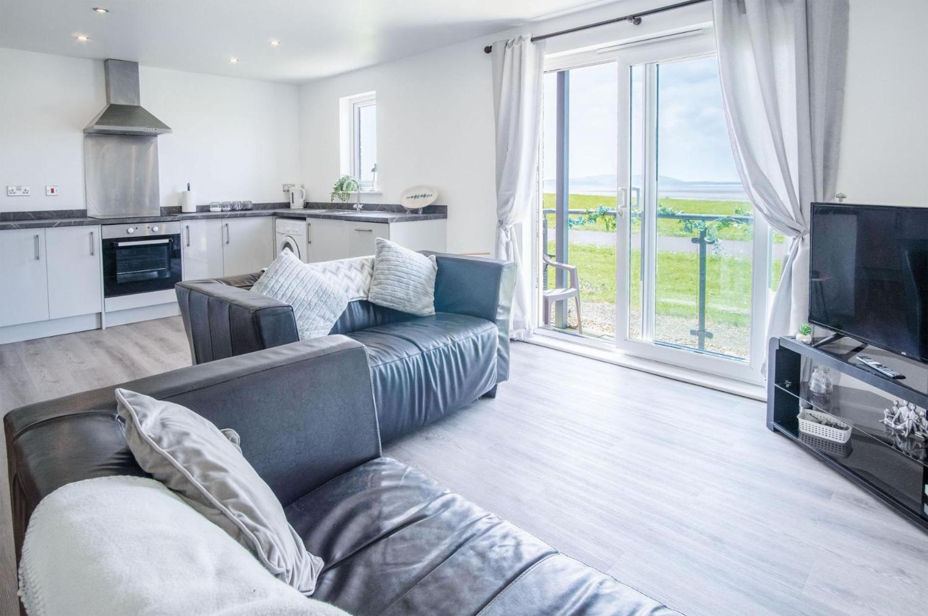 Beach View - 2 Bedroom Apartment - Llanelli Esterno foto